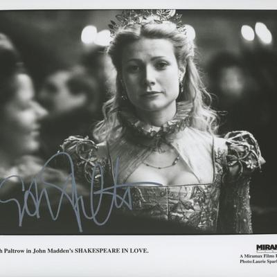 Gwyneth Paltrow Shakespeare in Love signed movie photo. GFA Authenticated