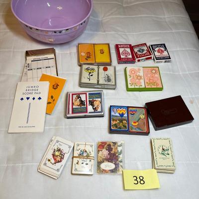 Bin of vintage cards & score sheets