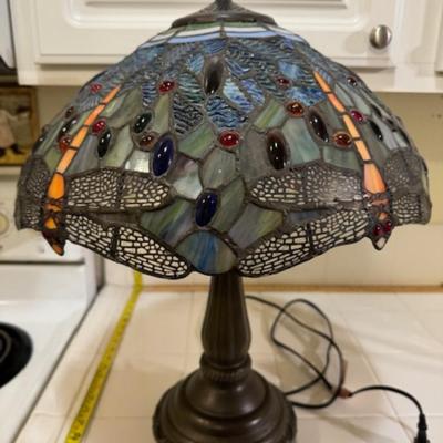 STAINED GLASS TIFFANY STYLE LAMP