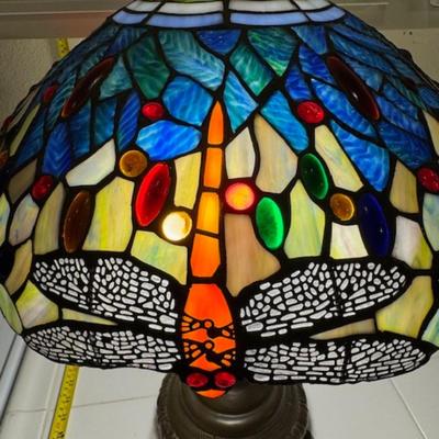 STAINED GLASS TIFFANY STYLE LAMP