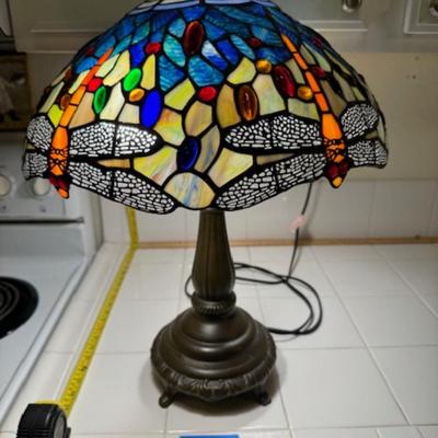 STAINED GLASS TIFFANY STYLE LAMP