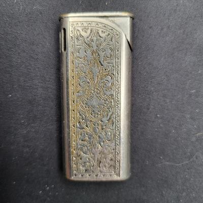Variety of Lighters & Lighter Cases
