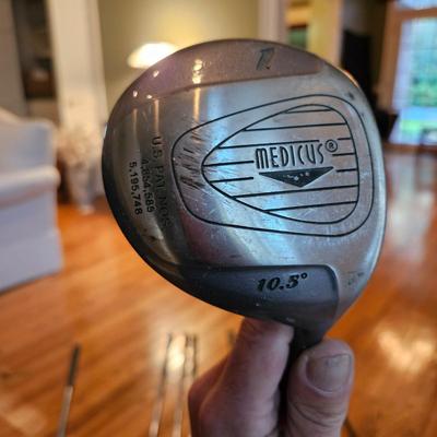Titleist & McGregor Golf Clubs & a Sun Mountain Golf Bag (LR-DW)
