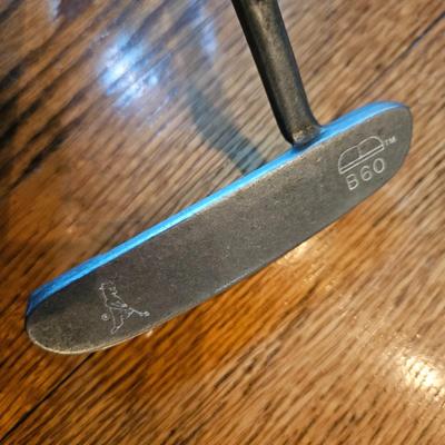 Titleist & McGregor Golf Clubs & a Sun Mountain Golf Bag (LR-DW)