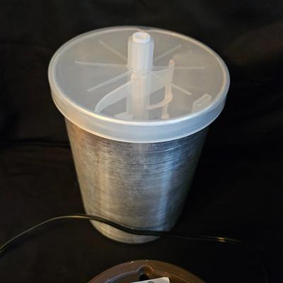 Nostalgia Four Quart Wood Ice Cream Machine (LR-DW)