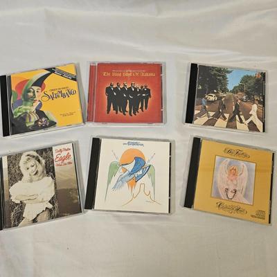 Mega Assortment of CDs - Over 300 Discs! (DR2-JS)