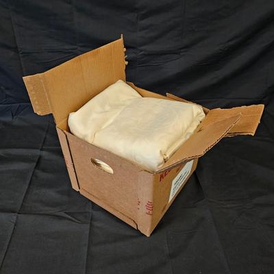 Sferra Tablecloth, Williams Sonoma Napkins & More (LR-JS)