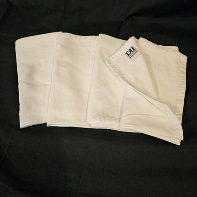 Sferra Tablecloth, Williams Sonoma Napkins & More (LR-JS)