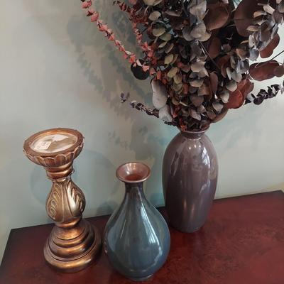 Vase w/ Eucalyptus and more Decor (LR-BBL)