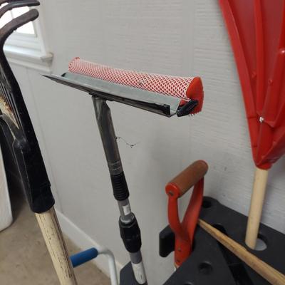 Shovels, Rakes, Yard Tools and more (G-BBL)