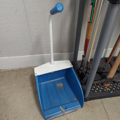 Shovels, Rakes, Yard Tools and more (G-BBL)