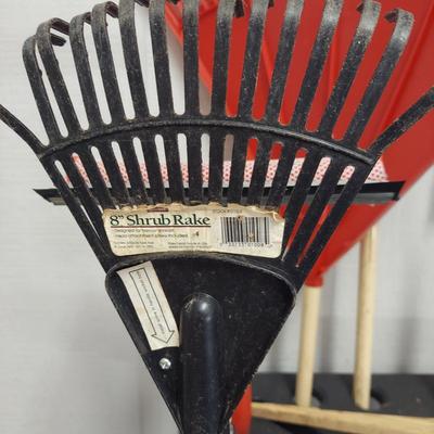 Shovels, Rakes, Yard Tools and more (G-BBL)