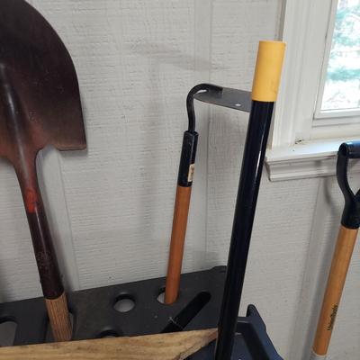 Shovels, Rakes, Yard Tools and more (G-BBL)