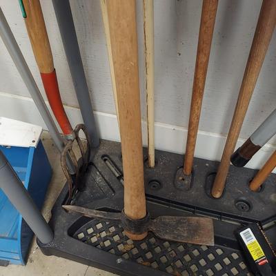 Shovels, Rakes, Yard Tools and more (G-BBL)