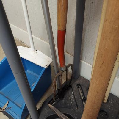 Shovels, Rakes, Yard Tools and more (G-BBL)