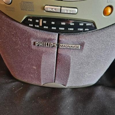 Phillips and Sony CD Players/Radios and a Feature Comforts Heater (G-DW)