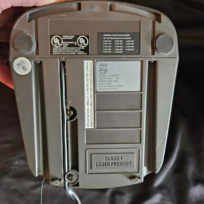 Phillips and Sony CD Players/Radios and a Feature Comforts Heater (G-DW)