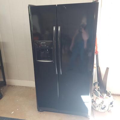 Frigidaire Side By Side Refrigerator (G-BBL)