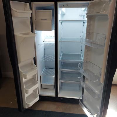Frigidaire Side By Side Refrigerator (G-BBL)