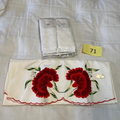 2 sets of pillow cases