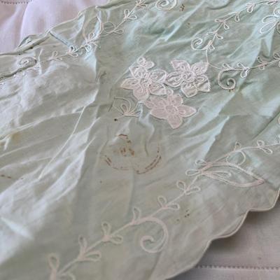 Assorted linens