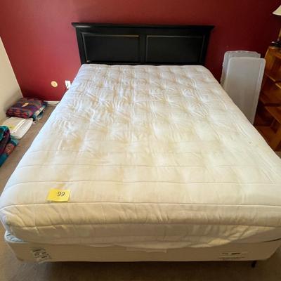 Like new queen size bed