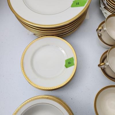 52 pieces Wayne Old Ivory Syracuse China