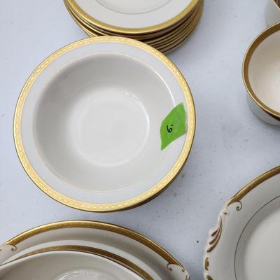 52 pieces Wayne Old Ivory Syracuse China