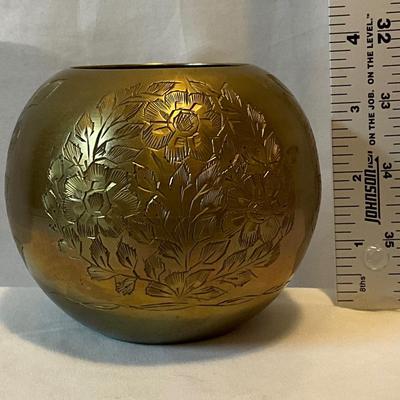 India Brass 1960â€™s beautifully engraved globe shaped bowl