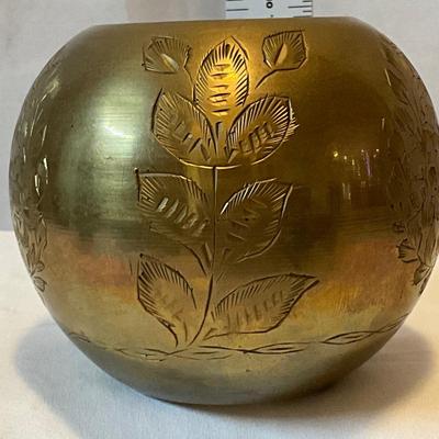 India Brass 1960â€™s beautifully engraved globe shaped bowl
