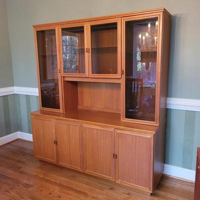 Uldum Industries Hutch with Glass Cabinetry (DR-CE)
