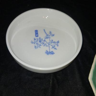 ASIAN RICE BOWLS, CREAM SUGAR SET AND BLUE GLASS PIECES