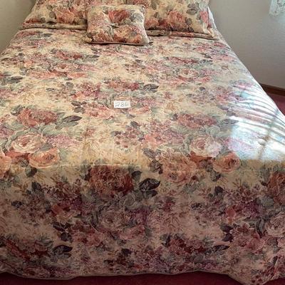 Queen Size Comforter Dust Ruffle and Pillows