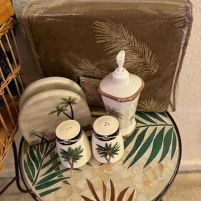 HAWAIIAN THEME PALM TREES