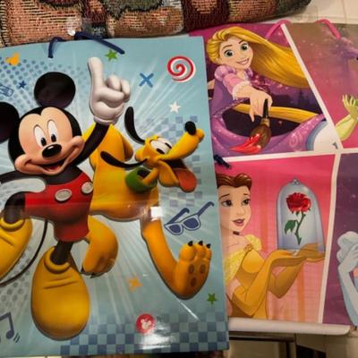 KID'S AND DISNEY LOT