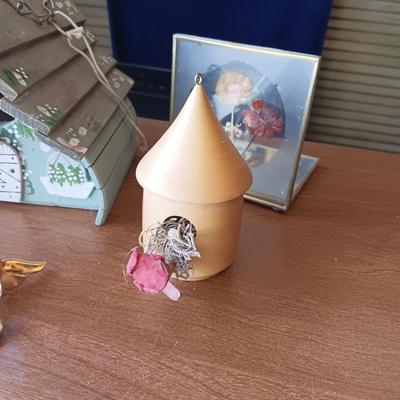 BIRD HOUSES, GLASS BIRDS AND MORE