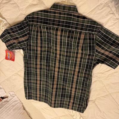 LARGE SHORT SLEEVE SHIRTS size L
