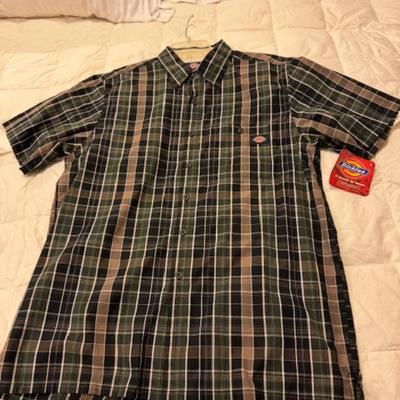 LARGE SHORT SLEEVE SHIRTS size L