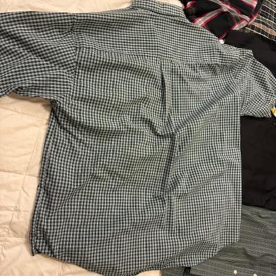 LARGE SHORT SLEEVE SHIRTS size L