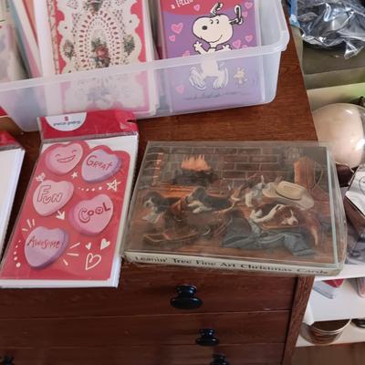 GREAT COLLECTION OF CHRISTMAS & VALENTINE CARDS ALSO GREETING CARDS