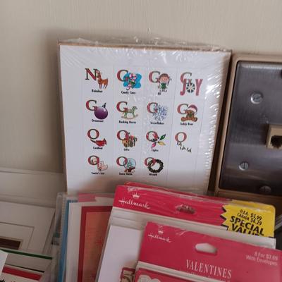 GREAT COLLECTION OF CHRISTMAS & VALENTINE CARDS ALSO GREETING CARDS