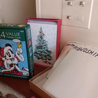 GREAT COLLECTION OF CHRISTMAS & VALENTINE CARDS ALSO GREETING CARDS