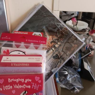 GREAT COLLECTION OF CHRISTMAS & VALENTINE CARDS ALSO GREETING CARDS