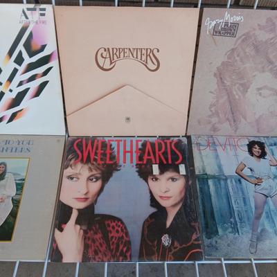 A COLLECTION OF VINYL RECORD ALBUMS (1)