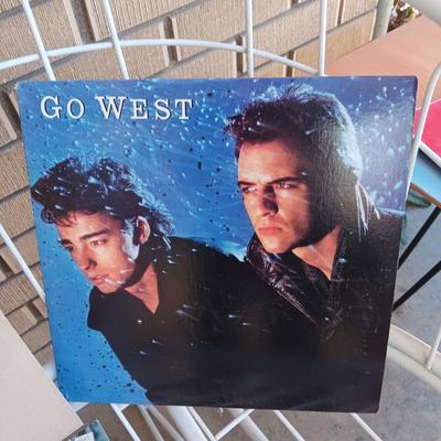 A COLLECTION OF VINYL RECORD ALBUMS (1)