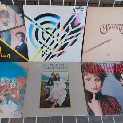 A COLLECTION OF VINYL RECORD ALBUMS (1)