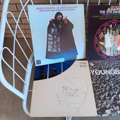 A COLLECTION OF VINYL RECORD ALBUMS (2)