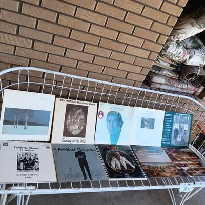 A COLLECTION OF VINYL RECORD ALBUMS (5)