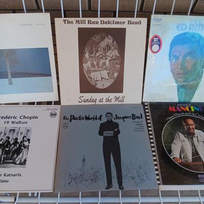 A COLLECTION OF VINYL RECORD ALBUMS (5)