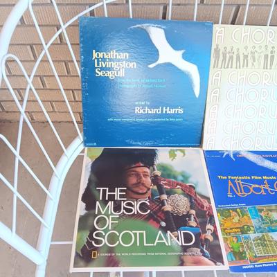 A COLLECTION OF VINYL RECORD ALBUMS (6)